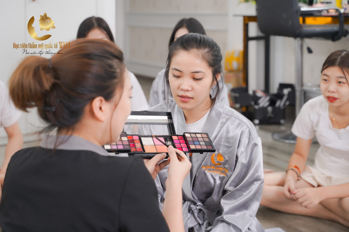 Top địa chỉ dạy nghề Makeup tại Hà Nội có chất lượng tốt nhất 